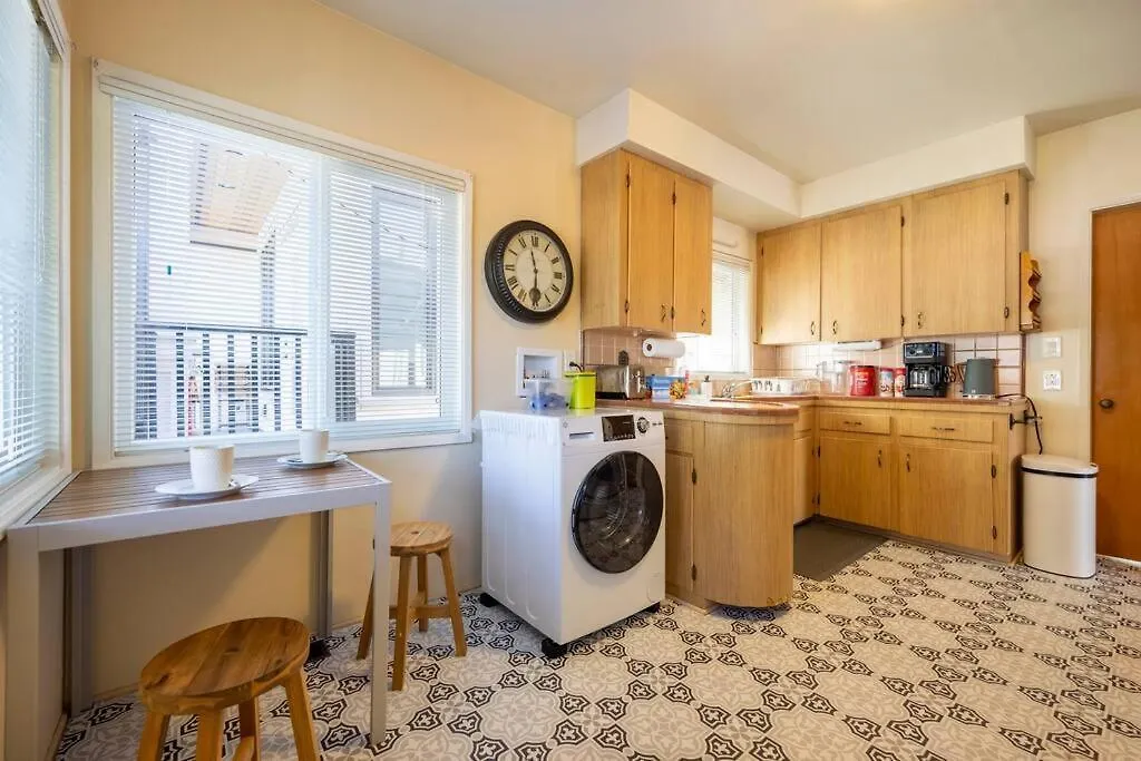 Semesterbostad Romantic Getaway Near The Heart Of Vancouver